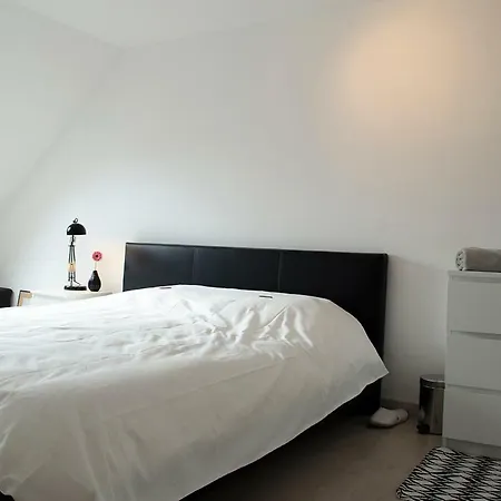 בית אירוח Upstairs9000